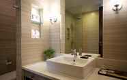 In-room Bathroom 3 Serenity Marina Hotel