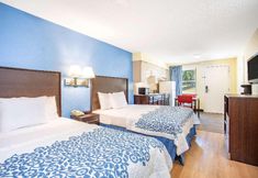 Others 6 Days Inn by Wyndham Lancaster PA Dutch Country