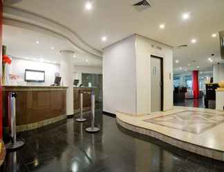 Lobby 2 Slim Curitiba Centro by Slaviero Hoteis