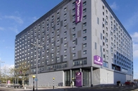 Exterior Premier Inn London Gatwick Airport