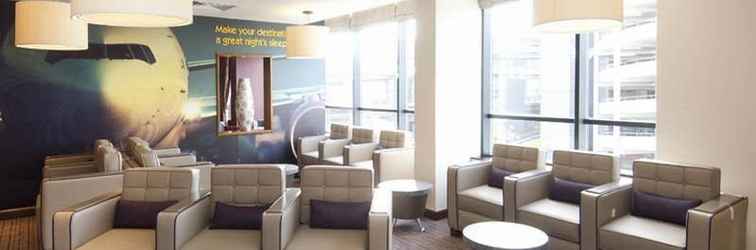 Lobby Premier Inn London Gatwick Airport