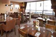 Restaurant Premier Inn London Gatwick Airport