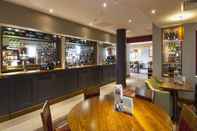 Quầy bar, cafe và phòng lounge Premier Inn London Stansted Airport