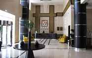 Lobby 6 Paragon Hotel