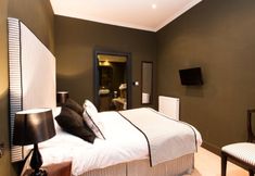 Bedroom 6 No. 11 Hotel  Edinburgh