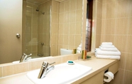 In-room Bathroom 6 Lincoln Downs Resort Batemans Bay