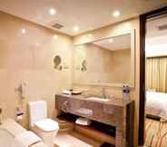 In-room Bathroom 5 Beijing Jin Jiang Guizhou Hotel