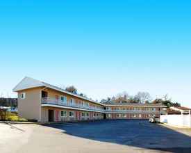 Exterior 4 Rodeway Inn West Dodge