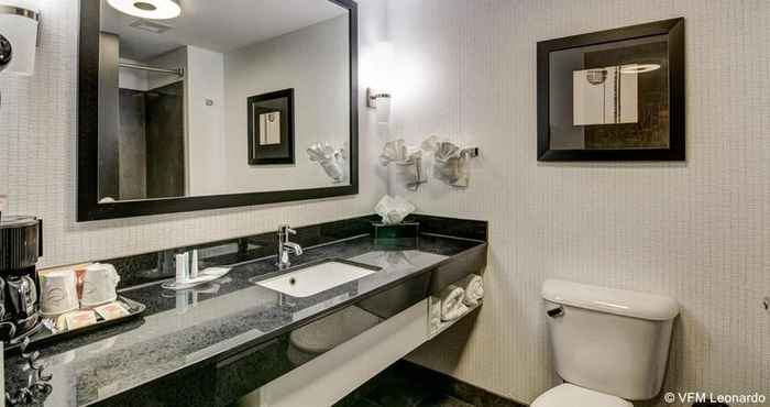 In-room Bathroom Comfort Suites Bypass