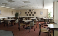 Restaurant 7 Econo Lodge Oceanfront Virginia Beach