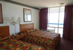 Bedroom 6 Econo Lodge Oceanfront Virginia Beach