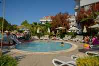 Swimming Pool Grand Mir'Amor Hotel