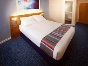 Bedroom 4 Travelodge Birmingham Central Bull Ring