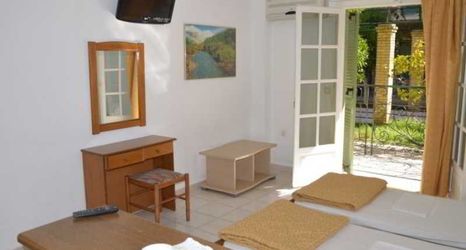 Bedroom 2 Philippos Hotel