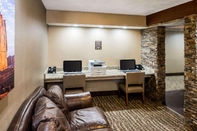 Functional Hall Comfort Inn Green River