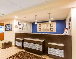 Lobby 2 Comfort Inn & Suites Cookeville