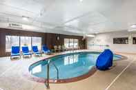 Kolam Renang Comfort Inn & Suites Cookeville