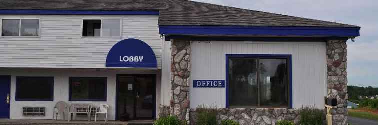 Lobby Super 8 by Wyndham Petoskey