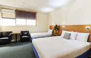 Bedroom 7 BEST WESTERN Motel Monaro