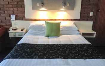 Bedroom 4 Best Western Travellers Rest Motor Inn