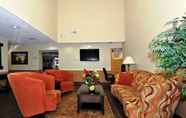 Lobi 2 SureStay Plus Hotel by Best Western Asheboro