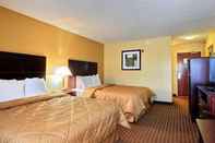 Bedroom Quality Inn Des Moines