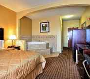 Bedroom 7 Quality Inn Des Moines