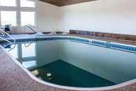 Swimming Pool Comfort Inn