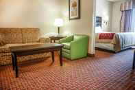 Common Space Quality Inn & Suites