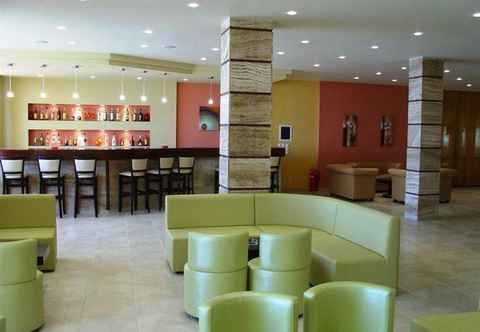 Bar, Kafe, dan Lounge Golden Sands