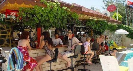 Bar, Kafe, dan Lounge 2 Ozlem 1 Apartments