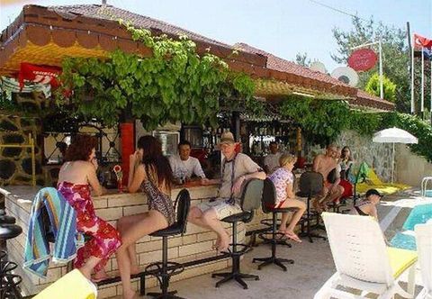 Bar, Kafe, dan Lounge Ozlem 1 Apartments