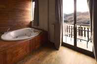 In-room Bathroom Grand Hotel Besson