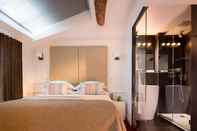 Bedroom Hotel Moliere