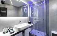 Toilet Kamar 4 iQ Hotel Milano