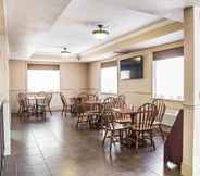 Restoran 7 Comfort Inn&Suites Thousand Island Harbour Distric