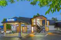 Bên ngoài Travelodge Gananoque