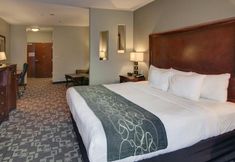 卧室 4 Comfort Suites Near Northeast Mall