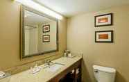 Phòng tắm bên trong 4 Comfort Suites Wytheville Area