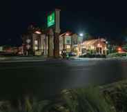 Exterior 4 La Quinta Inn & Suites Fairfield - Napa Valley