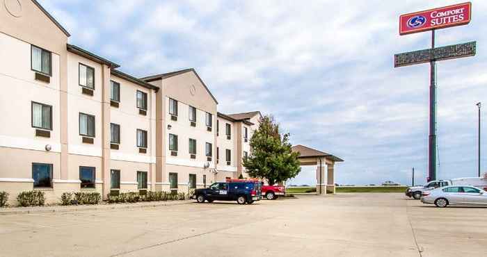 Exterior Comfort Suites Mattoon Area