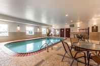 Swimming Pool Comfort Suites Mattoon Area