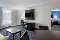 Common Space Days Inn and Suites by Wyndham Oxford