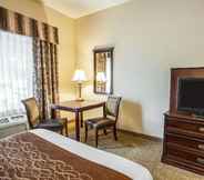Bedroom 7 Comfort Inn & Suites McMinnville