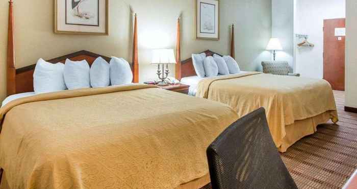 Bedroom Quality Inn & Suites Patriots Point