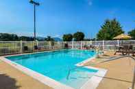 Swimming Pool Comfort Inn Woodstock Shenandoah