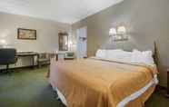 Bedroom 4 Econo Lodge Wisconsin Rapids Area