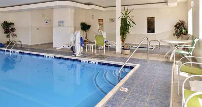 Swimming Pool Quality Inn Brighto
