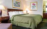 Bedroom 7 Clarion Inn Pocatello ID