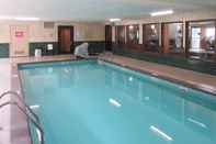 Kolam Renang Quality Inn Nashville